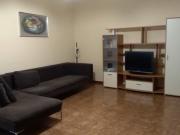 Stanza in appartamento in villa