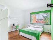 Stanza in un appartamento con 5 camere da letto a Porta...