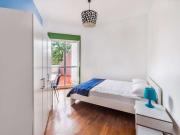 Stanza in un appartamento con 5 camere da letto a Porta...