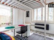 Stanza moderna in affitto in appartamento a Trieste, Roma