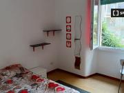 Stanza privata in appartamento con 2 camere da letto a...