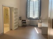 Stanza singola in appartamento con 14 camere da letto