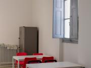 Stanza singola in appartamento con 14 camere da letto