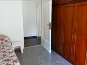 Stanza singola in appartamento con 3 camere da letto