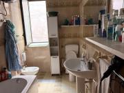 Stanza singola in appartamento con 4 camere da letto