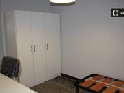 Stanze in affitto in appartamento con 3 camere da letto...