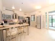 Stanze in affitto in appartamento con 4 camere a...