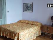 Stanze in affitto in appartamento con 4 camere da letto...
