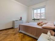 Stanze in affitto in appartamento con 5 stanze da letto...