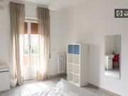 Stanze in affitto in un appartamento con 4 camere da...