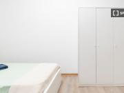 Stanze in affitto in un appartamento con 6 camere da...