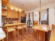 Stanze in affitto in un appartamento con 8 camere da...