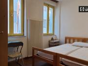 Stanze in appartamento con 3 stanze da letto a Trento
