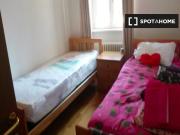 Stanze in appartamento con 3 stanze da letto a Trento