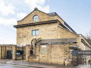 Star House, London, E8 2 bed flat to rent £3,500 pcm £808 pw