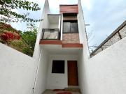 Starter Family Dream Home: 2 Storey Townhouse in North...