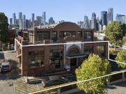 STATE OF THE ART MEDICAL CENTRE READY TO GO