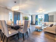 Station Road, Beaconsfield HP9, 2 bedroom flat to rent...