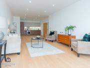 Station Road, Potters Bar EN6, 2 bed flat to rent,...