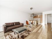 Station Street, London E15, 2 bed flat to rent, £2,800...