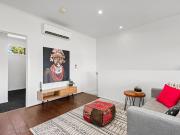 STEPS TO HIGHETT STATION – SPACIOUS STREET FRONT TOWNHOUSE!