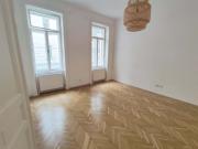 STILALTBAU! Ruhige, hofseitige 2 Zimmer Altbauwohnung in...