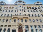 STILALTBAU! Ruhige, hofseitige 2 Zimmer Altbauwohnung in...