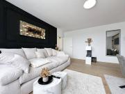 Stilvoll möblierte 2,5 Zimmer Wohnung mit ruhigem Balkon...