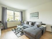 Stilvoll möblierte 2 Zimmer Wohnung mit Balkon im...