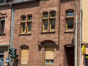 Stilvoll ren. Stadthaus mit gemütlichem Garten zu verkaufen!