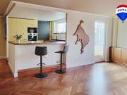 Stilvoll sanierte ETW mit Aufzug & 2 Balkonen im 1. OG –...