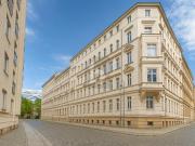 EXKLUSIVE ALTBAUWOHNUNG  SANIERT & MODERN MIT EBK