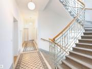 ERSTBEZUG + HELLE HOCHWERTIG SANIERTE ALTBAUWOHNUNG + in...