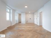 Stilvoll wohnen mit Grünblick – sanierter 2 Zimmer... Stilvoll wohnen mit Grünblick – sanierter 2 Zimmer...