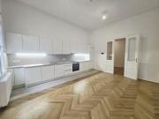 Stilvolle 146 m² Altbauwohnung mit 4 Zimmer + Wohnküche...