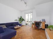 Stilvolle 2,5 Zimmer Altbauwohnung mit hochwertiger...