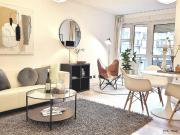 Stilvolle 2 Zimmer Wohnung mit Einbauküche und saniertem Bad