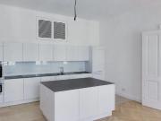 Stilvolle 3 Zimmer Altbauwohnung mit Innenhofbalkon