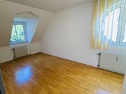 Stilvolle 3 Zimmer Maisonette mit Terrasse in grüner...