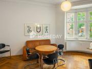 Stilvolle 3 Zimmer Wohnung in denkmalgeschütztem MFH und...
