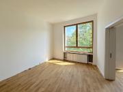 stilvolle 4 Zi Whg mit EBK und Balkon und Garten im...