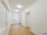 Stilvolle 5 Zimmer Altbauwohnung mit 2 Balkonen neben...