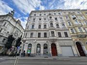 Stilvolle Altbauwohnung mit Entwicklungspotenzial in...