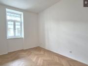 | STILVOLLE ARCHITEKTUR | 3. STOCK | GROSSER BALKON |