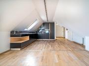 Stilvolle Dachgeschosswohnung in Top Lage von...