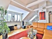 Stilvolle Dachgeschosswohnung mit Loggia und Blick auf...