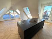 Stilvolle Dachmaisonette mit 3 Terrassen in neu...