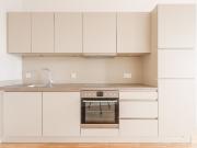 Stilvolle Etagenwohnung mit Wintergarten und moderner...