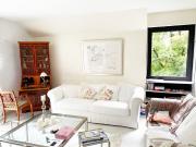 Stilvolle helle 2 Zi. Wohnung mit Balkon & Stellplatz in...