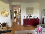 Stilvolle, helle Altbauwohnung